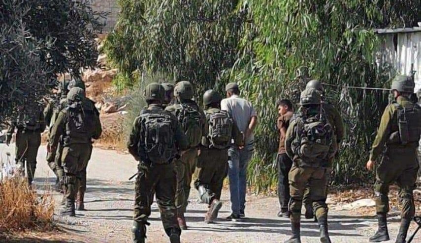 الاحتلال يشن حملة اعتقالات في الضفة الغربية
