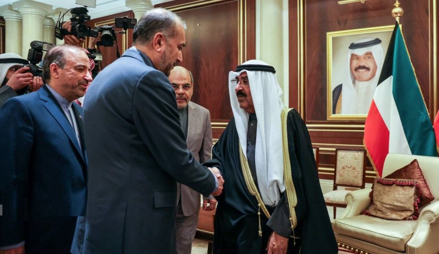 صور/امير الكويت يبلغ تحياته لقائد الثورة الاسلامية