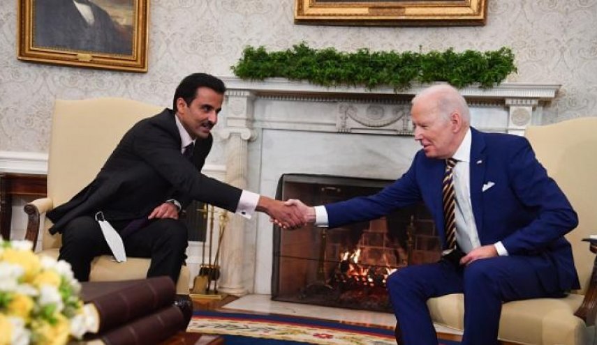 أمير قطر والرئيس الأمريكي يستعرضان وقف إطلاق النار في غزة

