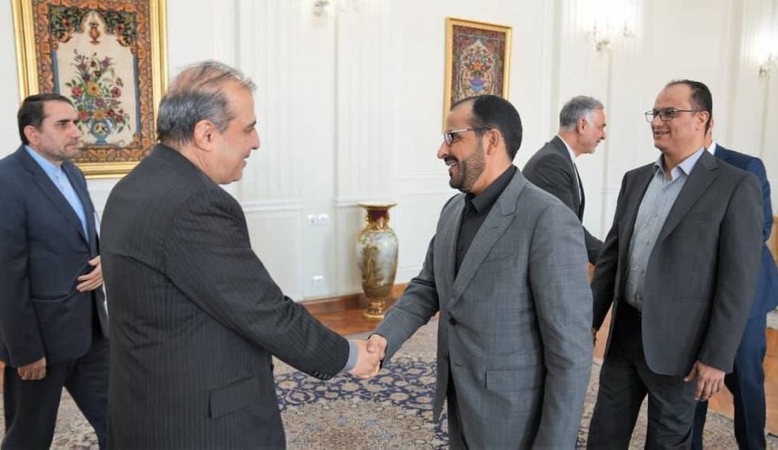 خاجي يجري مشاورات مع محمد عبد السلام 