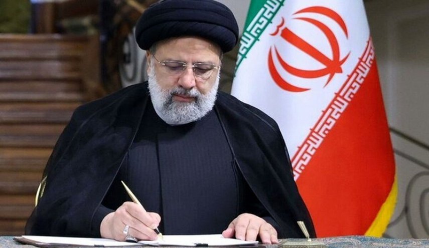 رئيسي يدين جريمة كرمان: شعبنا سيواصل استئصال جذور الإرهاب



