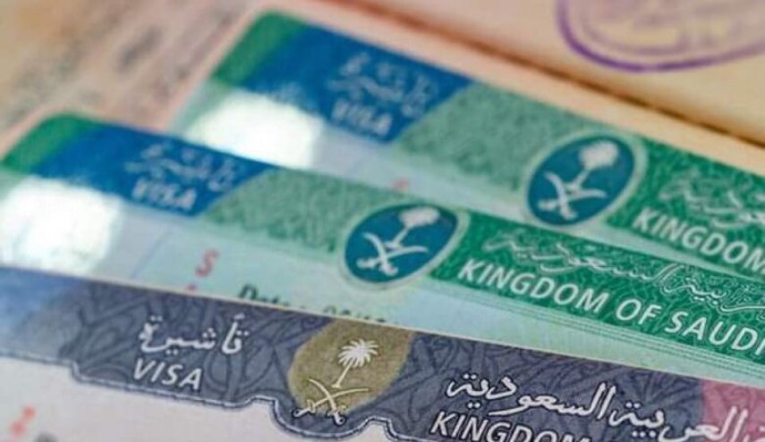 السعودية توقف منح فيزا العمرة للسوريين
