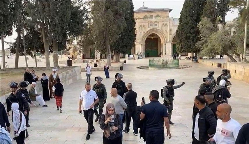 الاعتداء على المصلين ومنعهم من الوصول للأقصى سلوك نازي
