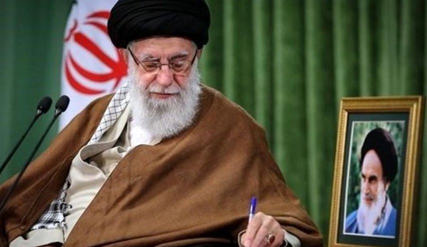 بماذا نصح قائد الثورة القائمين على شؤون الشباب والناشئة في البلاد؟