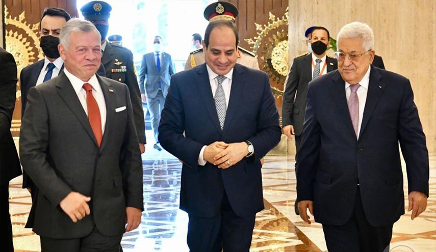 قمة 'الأردن مصر فلسطين' ترفض أية محاولة لتهجير سكان غزة