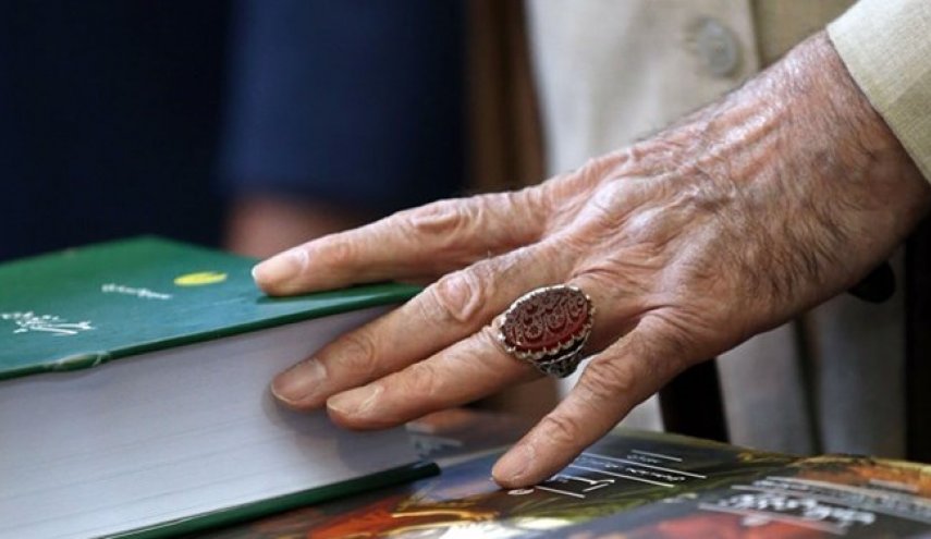 مستشارية ايران في بيروت تطلق 8 كتب من مؤلفات الامام الخامنئي باللغة العربية