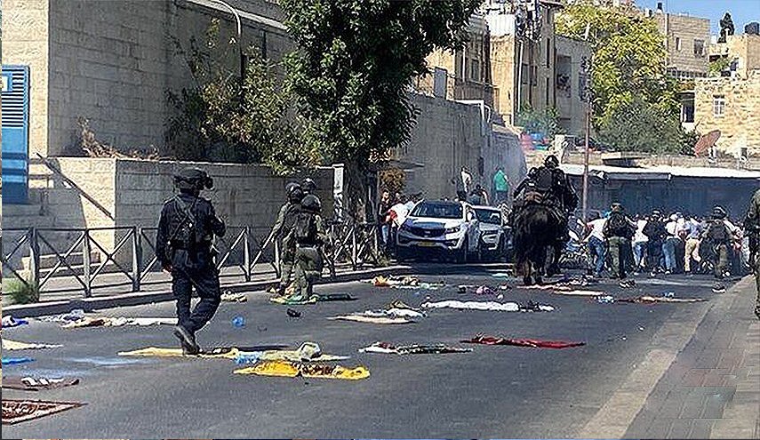 الاحتلال يقمع المصلين  ويعتقل أحدهم قرب وادي الجوز بالقدس