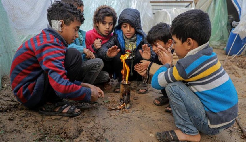 الاونروا توقف عملياته بغزة.. والصحة العالمية تحذر من موت اهاليها جوعاً