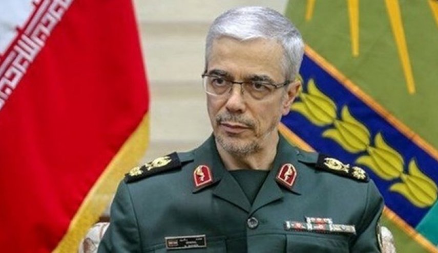 اللواء باقري: الحرس الثوري تألق بكل فخر وشموخ حتى اليوم