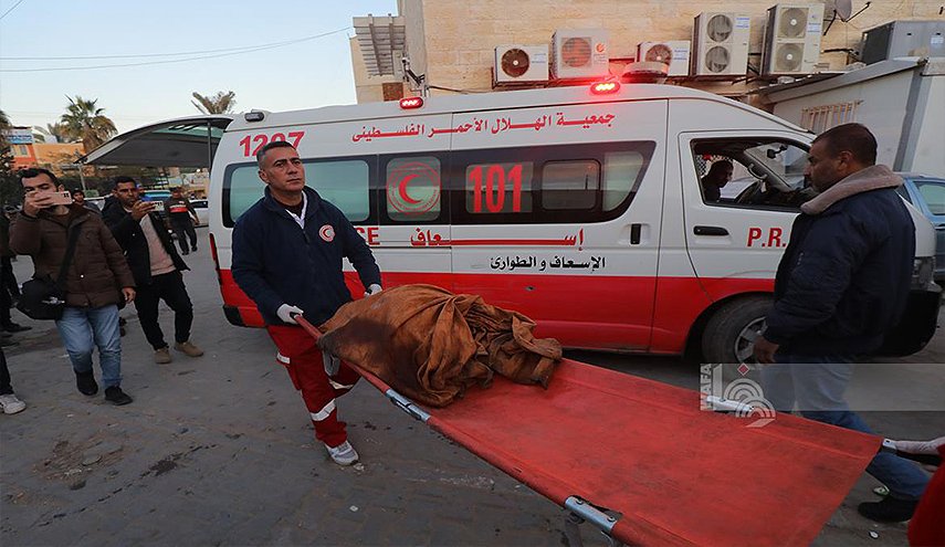 15 شهيدا باستهدف الاحتلال منزلا في دير البلح وسط غزة