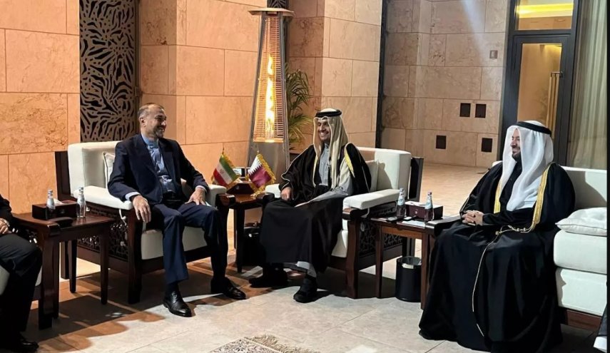 وزير الخارجية الايراني يلتقي نظيره القطري في الدوحة