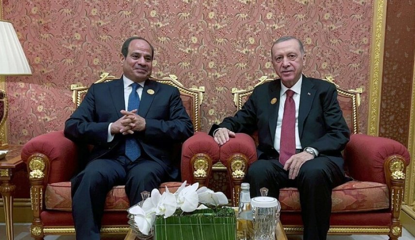 أردوغان يصل القاهرة لأول مرة منذ 12 عاما