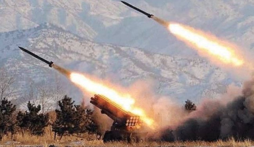 القسام تقصف معسكرا صهيونيا بـ40 صاروخا من جنوب لبنان 