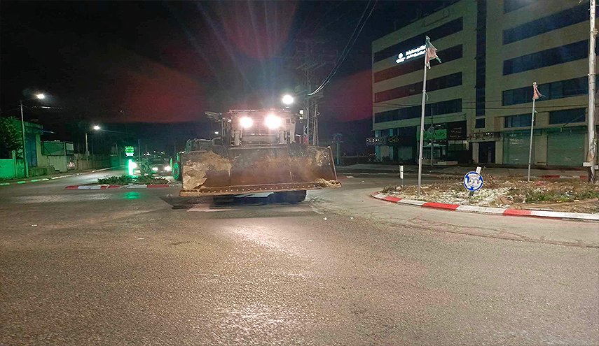 قوات الاحتلال تقتحم طولكرم وتدمر البنية التحتية لمخيم نور شمس