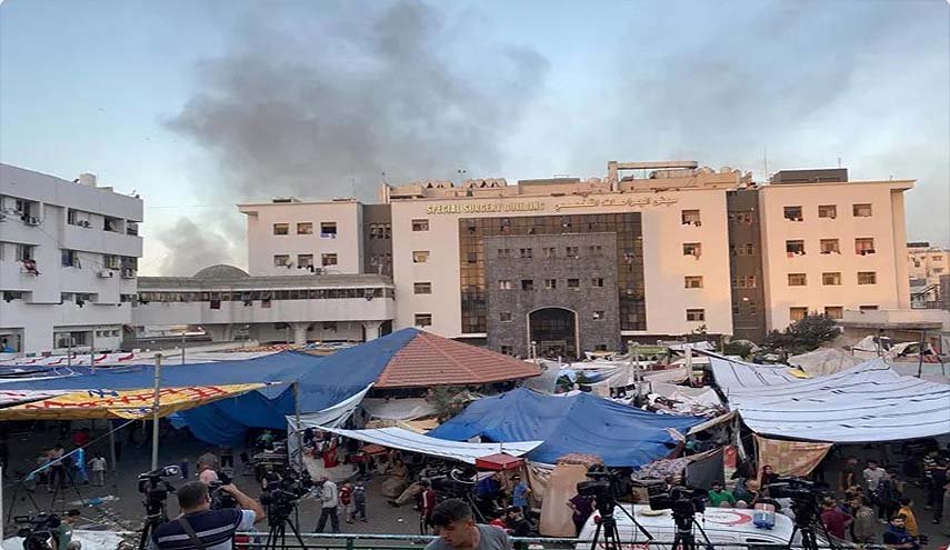 عشرات الشهداء والجرحى بقصف واقتحام الاحتلال مجمع الشفاء الطبي