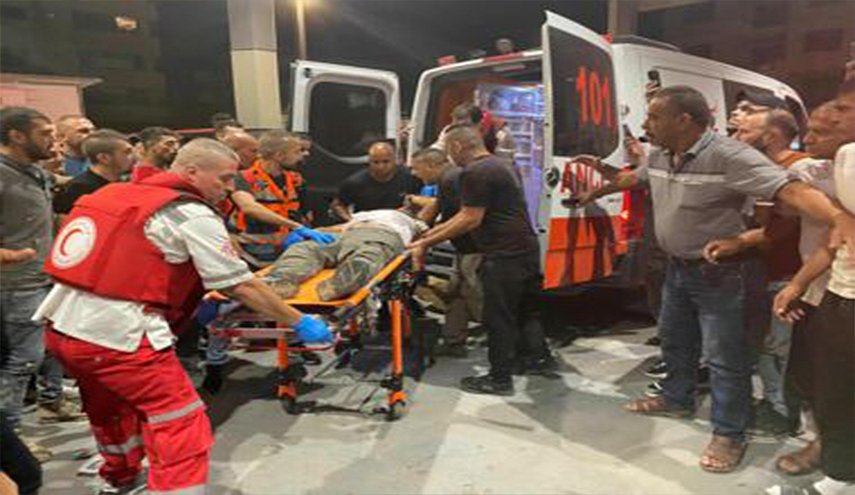 استشهاد كادر للهلال الأحمر غرب خان يونس وانتشال جثامين 6 شهداء شرق رفح