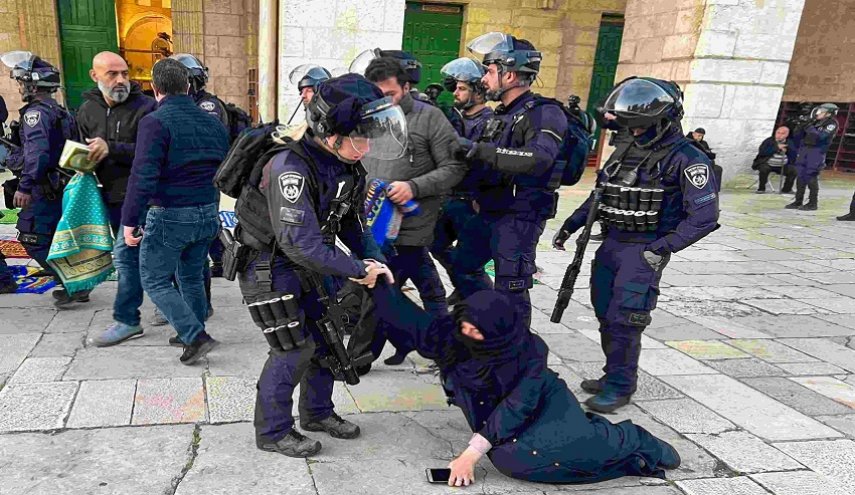 اعتقال نحو 270 من نساء الضفة منذ بدء العدوان على غزة
