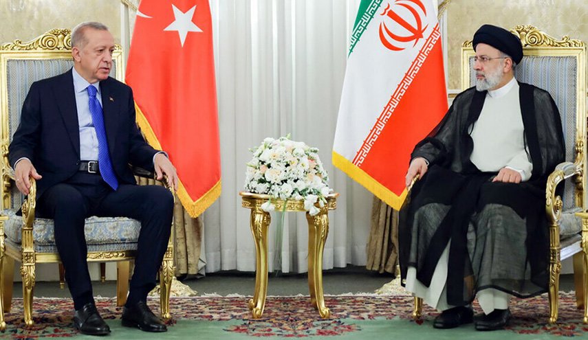 محادثة هاتفية بين رئيسي وإردوغان حول الكيان المحتل