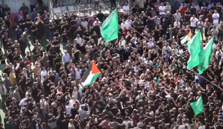 آلاف الفلسطينيين يشيعون شهداء مخيم نور شمس 
