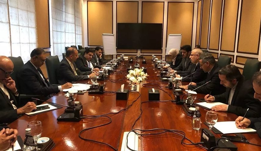 وزير نفط إيران يأمل البدء بتصدير الغاز إلى باكستان