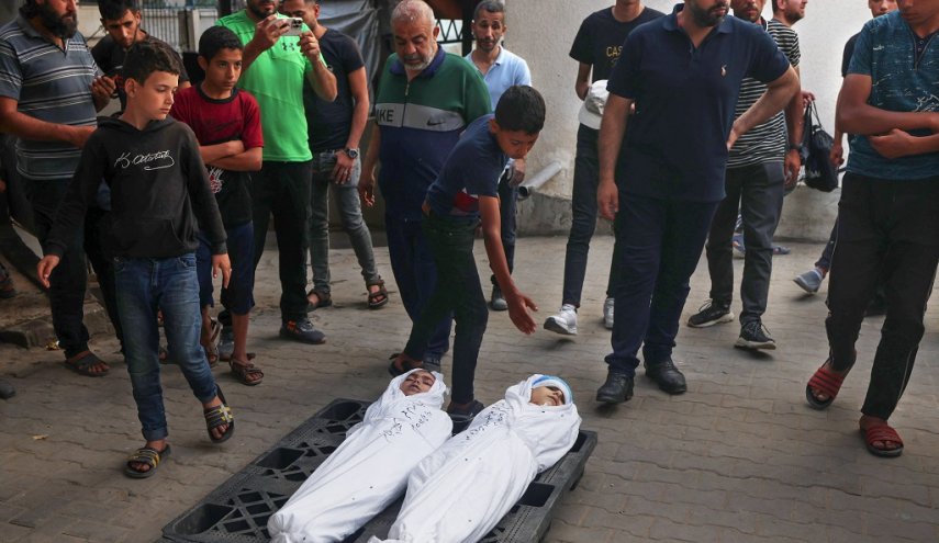 8 شهداء بقصف فلسطينيين غرب غزة، واعتقال معلمة بمخيم الجلزون