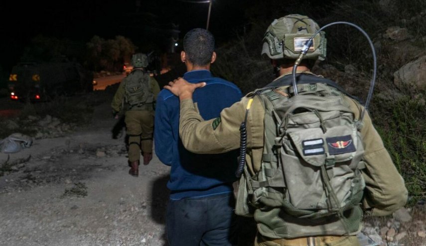 الاحتلال يشن حملة دهم واعتقالات في الضفة الغربية
