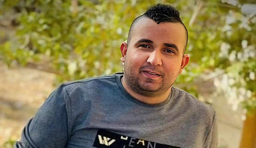 بالصورة.. استشهاد عامل بعد اعتقاله والاعتداء ثم إلقائه من فوق بناية