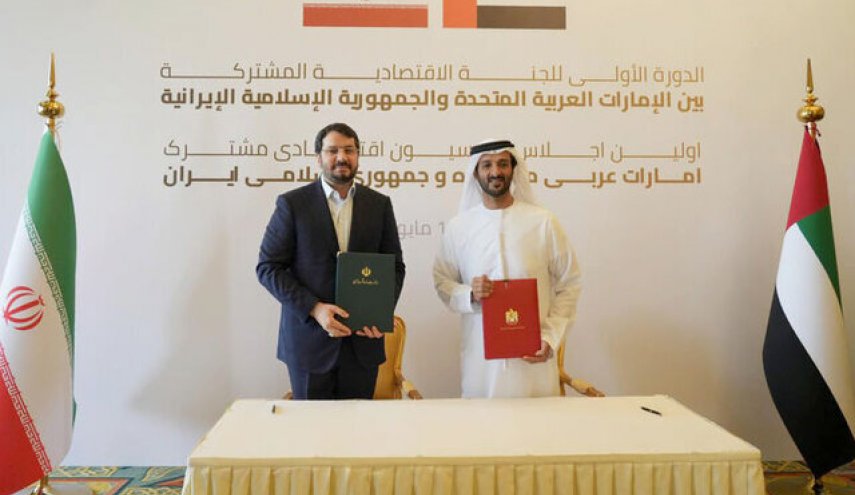 إيران والإمارات توقعان وثيقتين للتعاون الاقتصادي المشترك