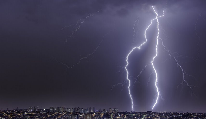 مصرع أكثر من 55 شخصا في جنوب البرازيل بسبب الأمطار الغزيرة 