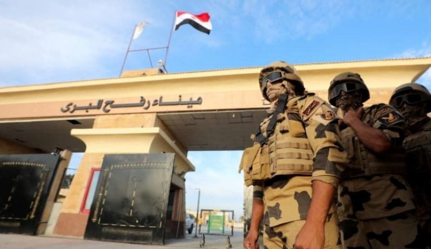 الجيش المصري يعلن استشهاد أحد عناصره برصاص الاحتلال عند معبر رفح