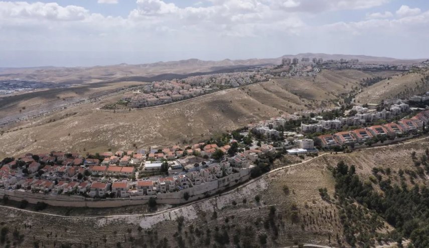 الاحتلال ينهب أراض بجنوب نابلس لتحويلها الى مستوطنة جديدة

