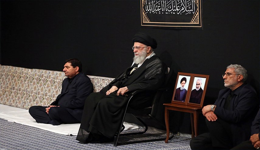 بحضور قائد الثورة.. اقامة مجلس عزاء ليلة تاسوعاء الإمام الحسين (ع)
