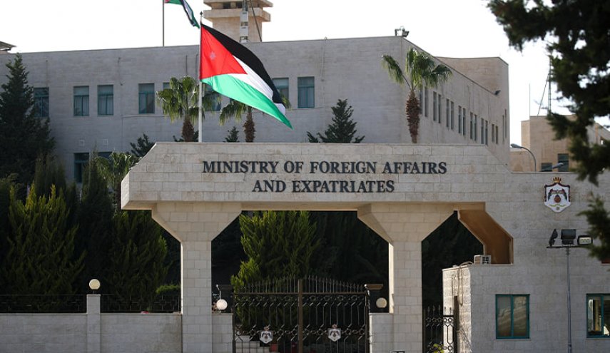 الأردن يطلب من مواطنيه مغادرة لبنان في أقرب وقت
