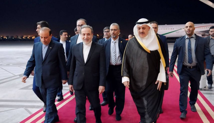 عراقجي يصل الى الكويت قادما من البحرين