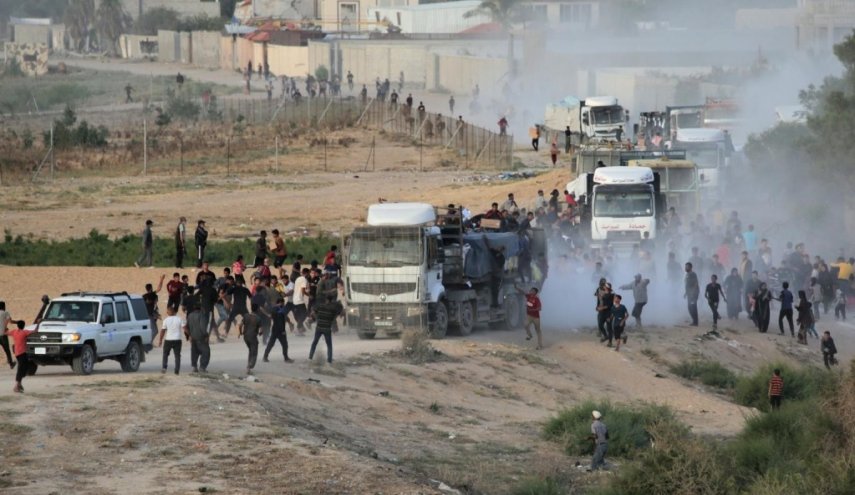 الاحتلال يوفر غطاء كاملا لسارقي المساعدات لتجويع أهالي غزة
