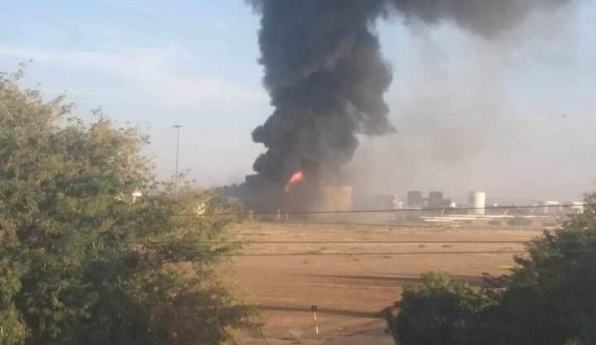 الجيش السوداني يتهم الدعم السريع بإحراق مصفاة الخرطوم
