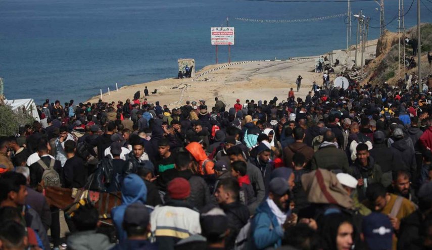 استمرار عودة النازحين الفلسطينيين إلى شمال غزة لليوم الثالث