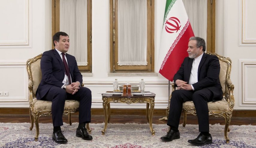 تأکید عراقچی بر استفاده از توانمندی‌های بخش خصوصی در توسعه روابط اقتصادی با قزاقستان
