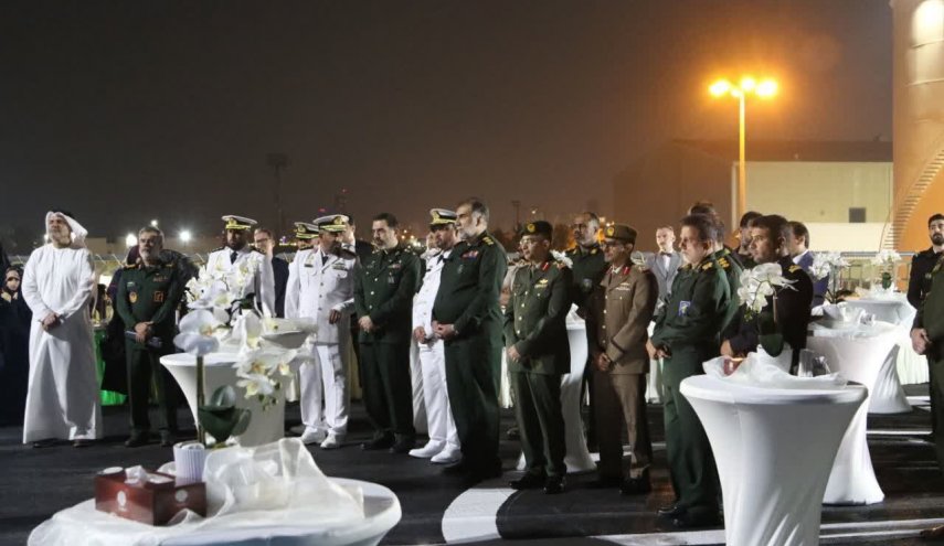 الحرس الثوري يُرسي أسطولا بحريا في ميناء الشارقة
