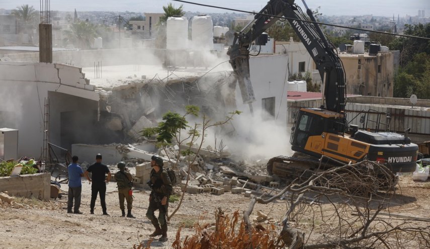 الاحتلال يبدأ عملية هدم منازل الفلسطينيين في مخيم طولكرم