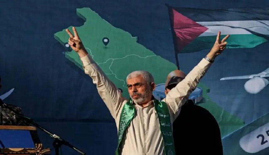 الإعلام العبري يُفاجَأ: السنوار يفي بوعده للأسرى بعد 12 عاماً من الانتظار!