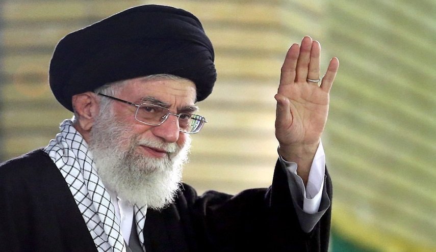 نداء قائد الثورة خلال مراسم تشييع الشهيدين نصر الله وصفي الدين
