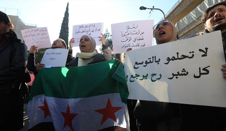 الشعب السوري ينتفض بوجه العدوان وسط صمت حكومي وإعلامي