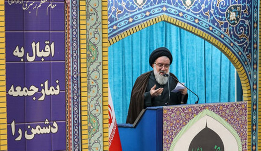 خطيب جمعة طهران: المفاوضات مع أميركا تعني الذل والاحتقار