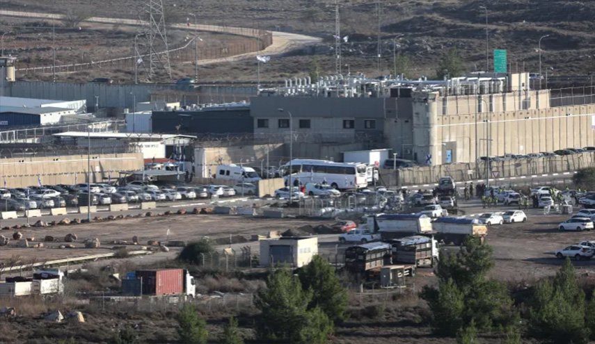 الأسرى في سجن 'عوفر' يواجهون ظروفا واعتداءات قاسية
