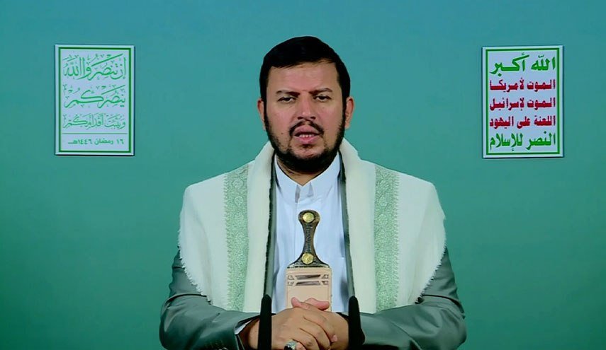 السيد الحوثي: سنرد على العدو الأمريكي بالقصف الصاروخي واستهداف بوارجه البحرية