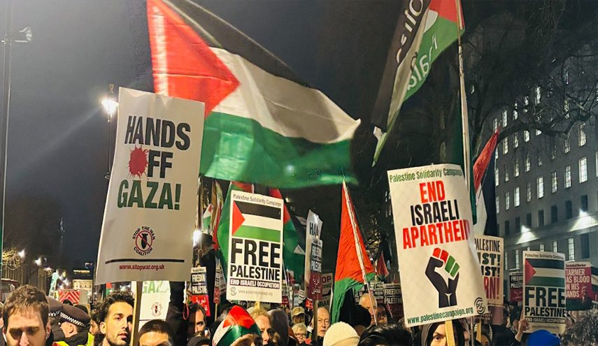 آلاف المتظاهرين في لندن ينددون باستئناف حرب الإبادة في غزة
