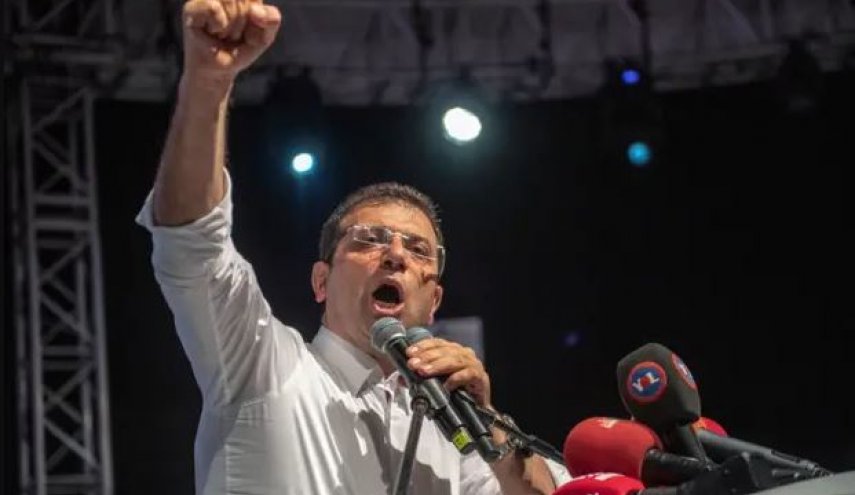 زعيم المعارضة بتركيا: اعتقال إمام أوغلو انقلاب ولن نستسلم
