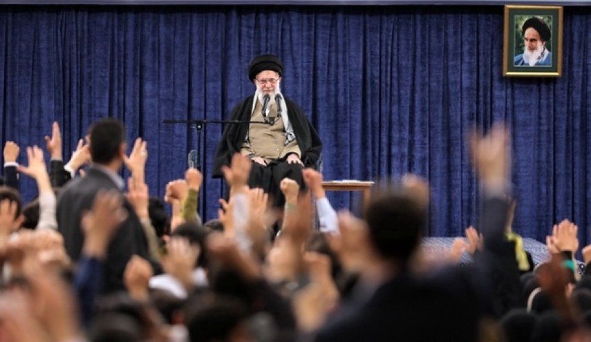 الشعب الايراني يختار أهم جملة لقائد الثورة الاسلامية هذا العام