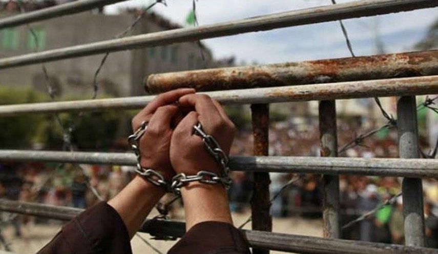 حماس تحذر من استمرار الانتهاكات بحق الأسرى في سجون الاحتلال